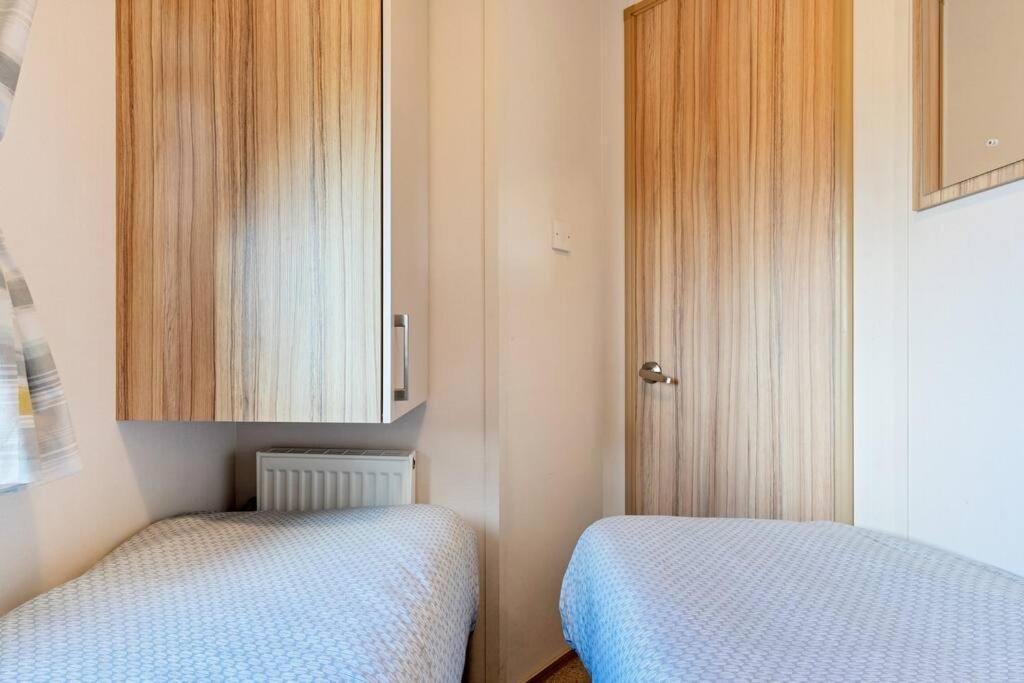 Tattershall Lakes: Sally'S Superior Stay Ngoại thất bức ảnh