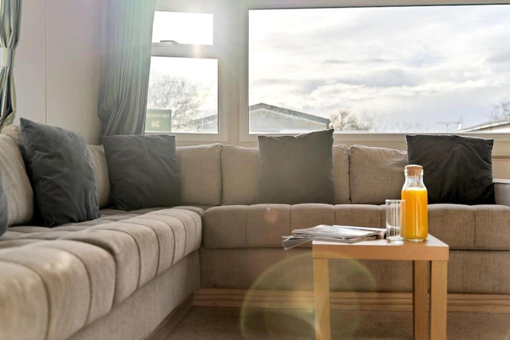 Tattershall Lakes: Sally'S Superior Stay Ngoại thất bức ảnh