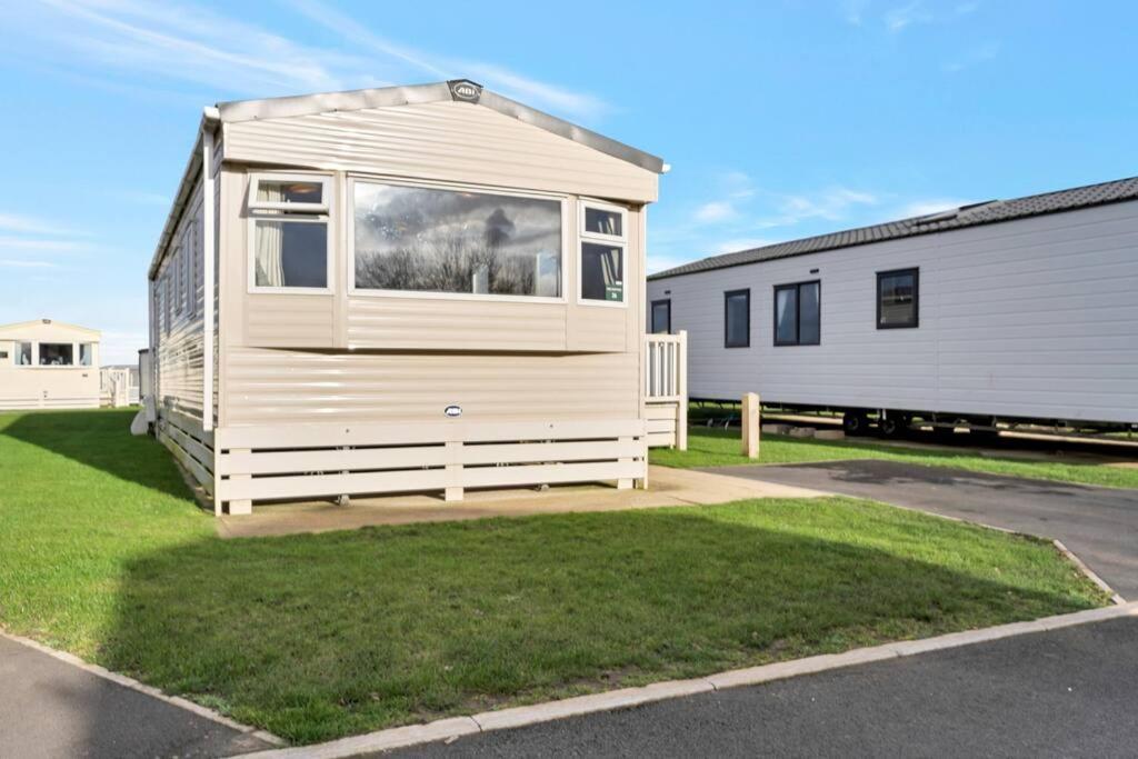 Tattershall Lakes: Sally'S Superior Stay Ngoại thất bức ảnh