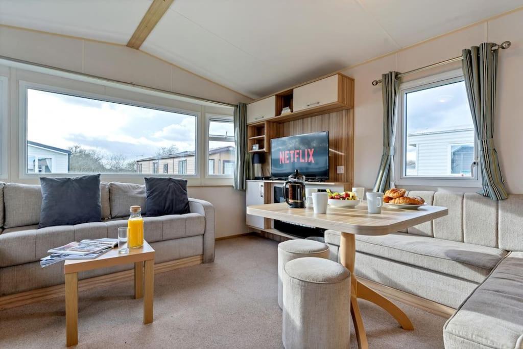 Tattershall Lakes: Sally'S Superior Stay Ngoại thất bức ảnh