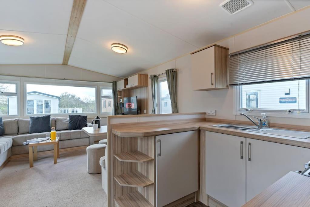 Tattershall Lakes: Sally'S Superior Stay Ngoại thất bức ảnh