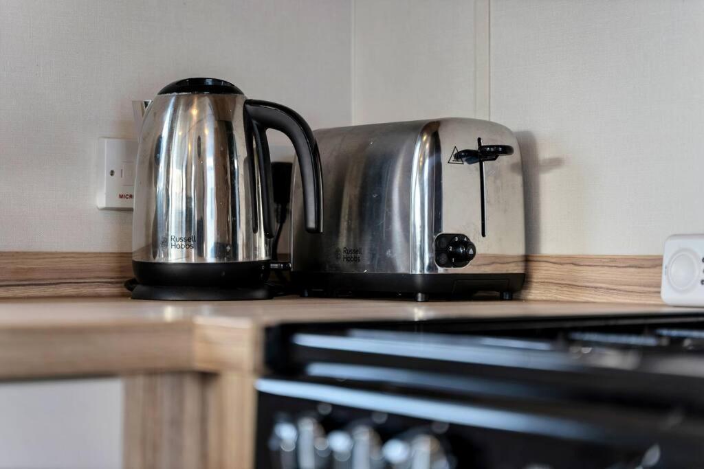 Tattershall Lakes: Sally'S Superior Stay Ngoại thất bức ảnh