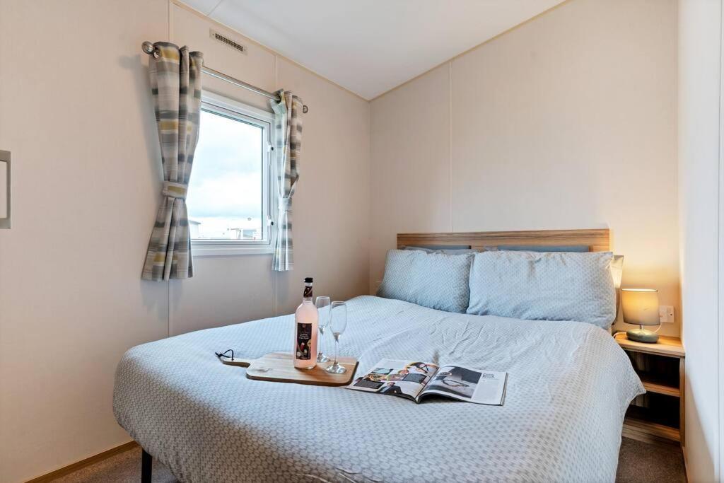 Tattershall Lakes: Sally'S Superior Stay Ngoại thất bức ảnh