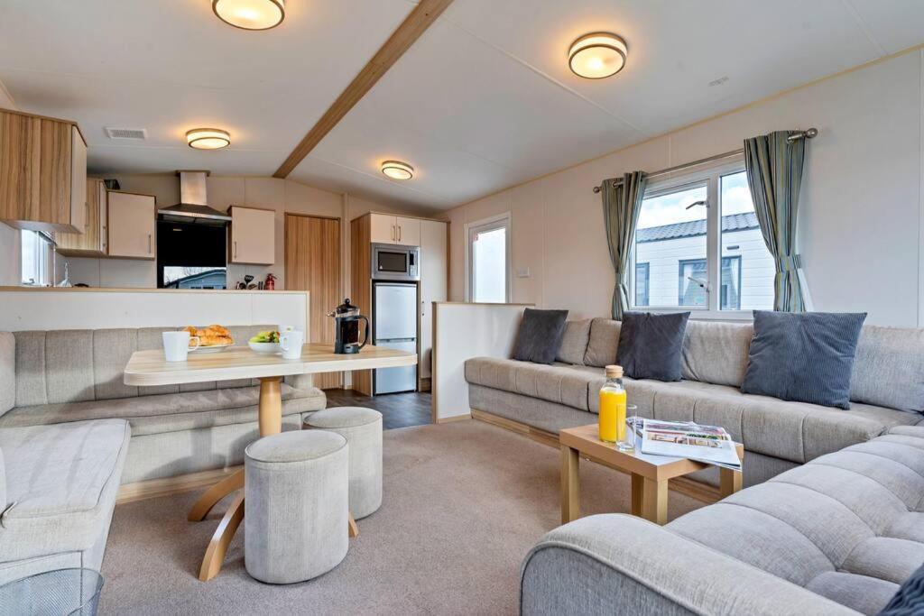 Tattershall Lakes: Sally'S Superior Stay Ngoại thất bức ảnh